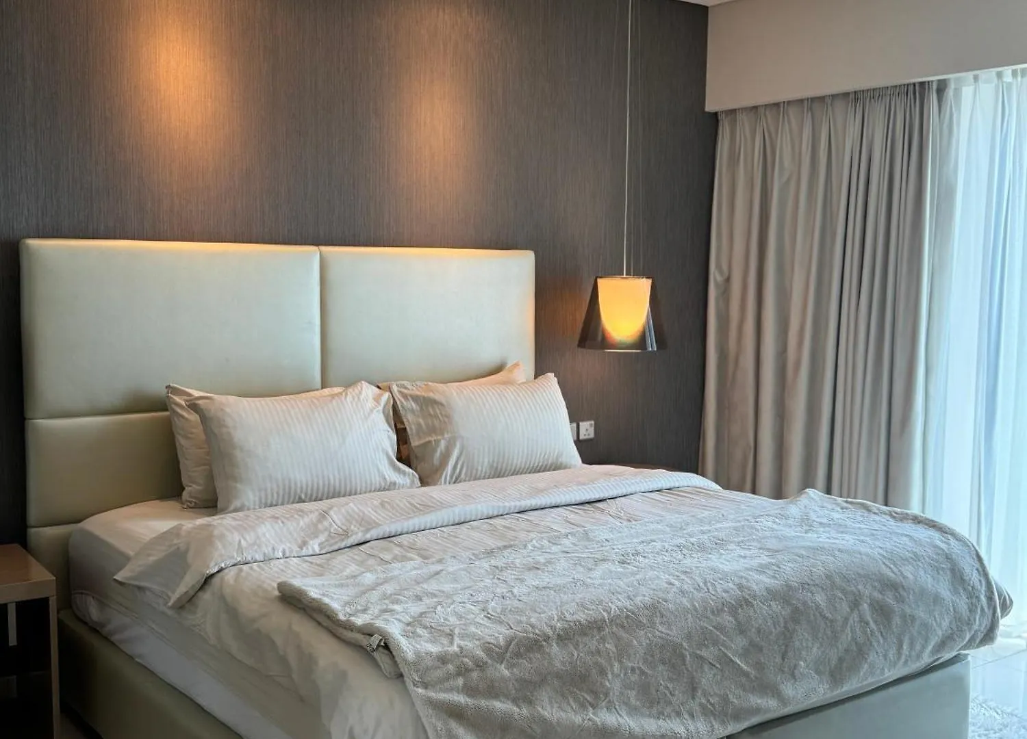 Royal Apartments By Damac Paramount Towers B Burj Khalifa Views Dubaj