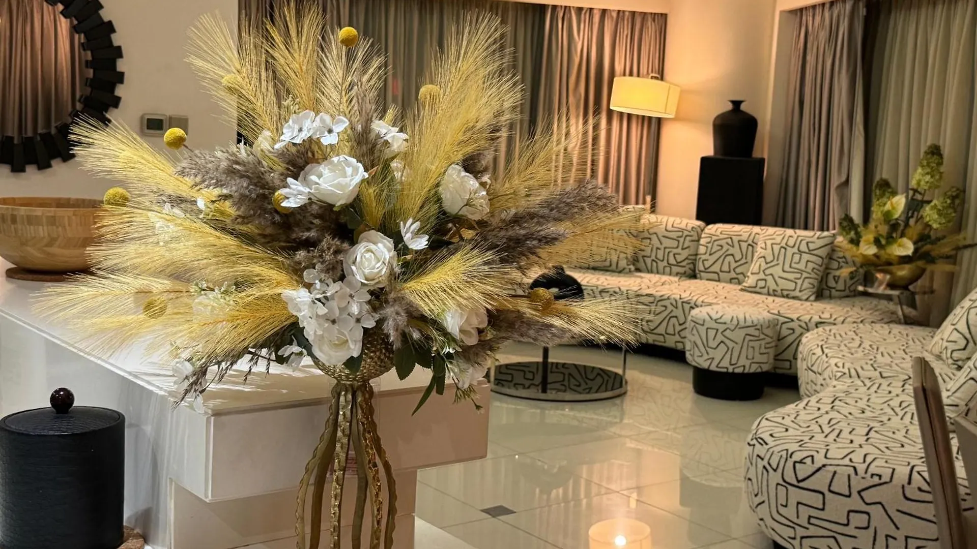 Royal Apartments By Damac Paramount Towers B Burj Khalifa Views Dubai 0*,  United Arab Emirates