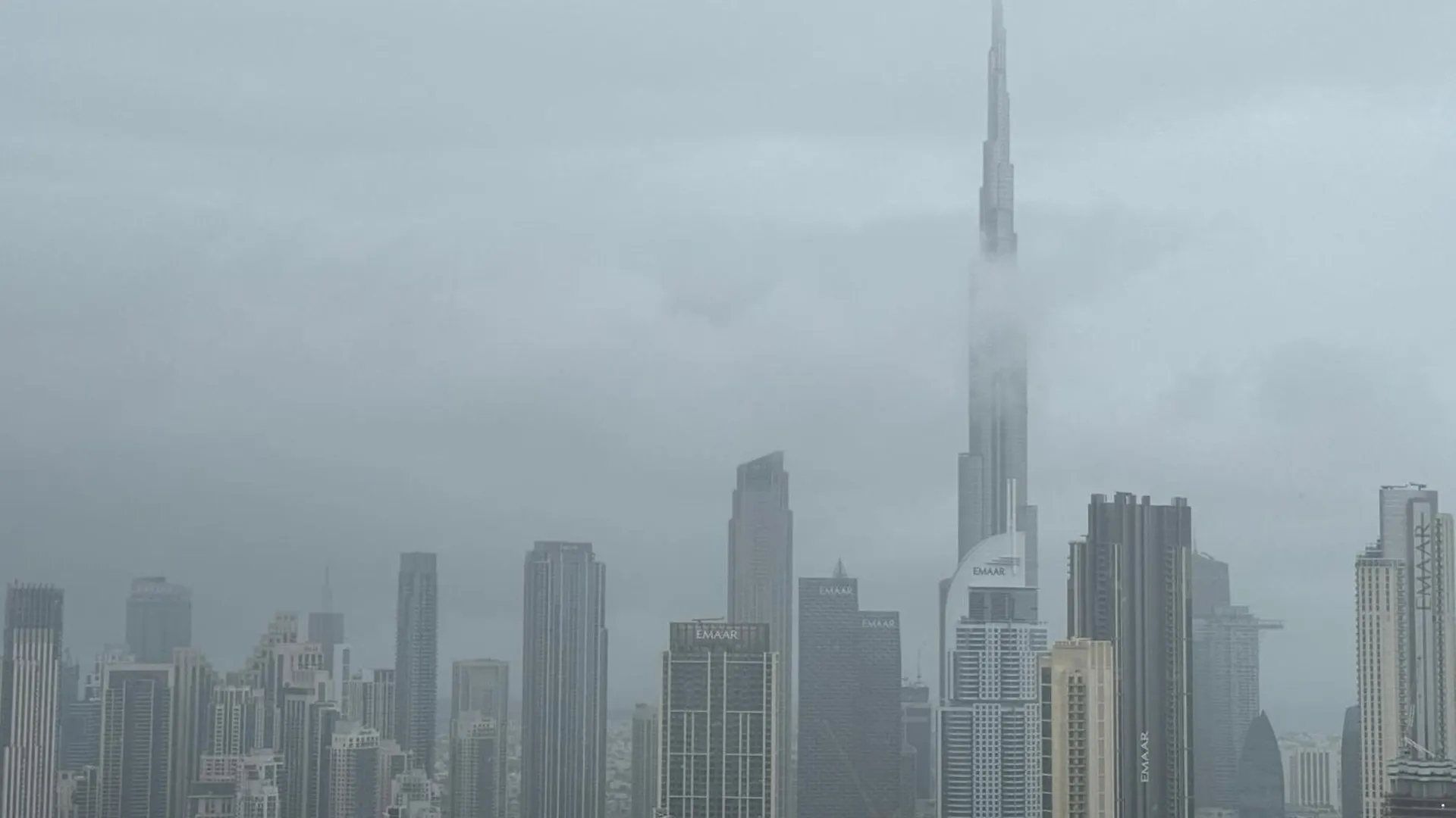 Royal Apartments By Damac Paramount Towers B Burj Khalifa Views Dubai United Arab Emirates