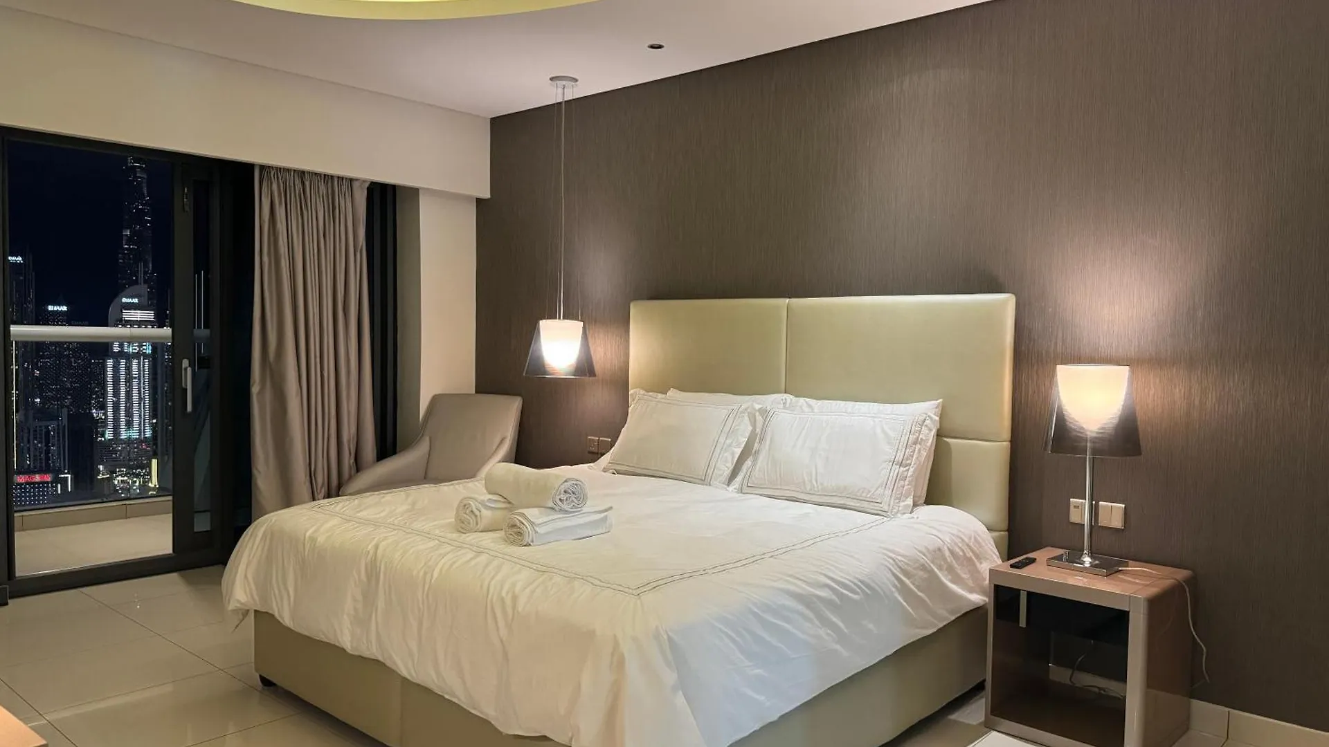 Royal Apartments By Damac Paramount Towers B Burj Khalifa Views Dubai