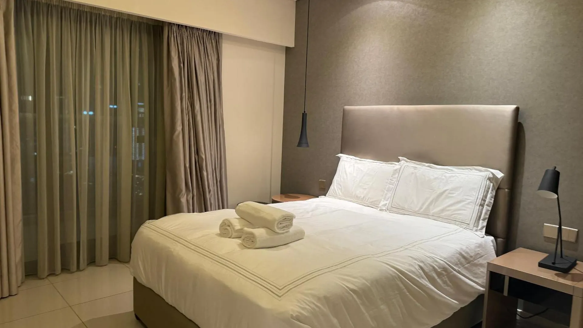 Royal Apartments By Damac Paramount Towers B Burj Khalifa Views Dubai United Arab Emirates