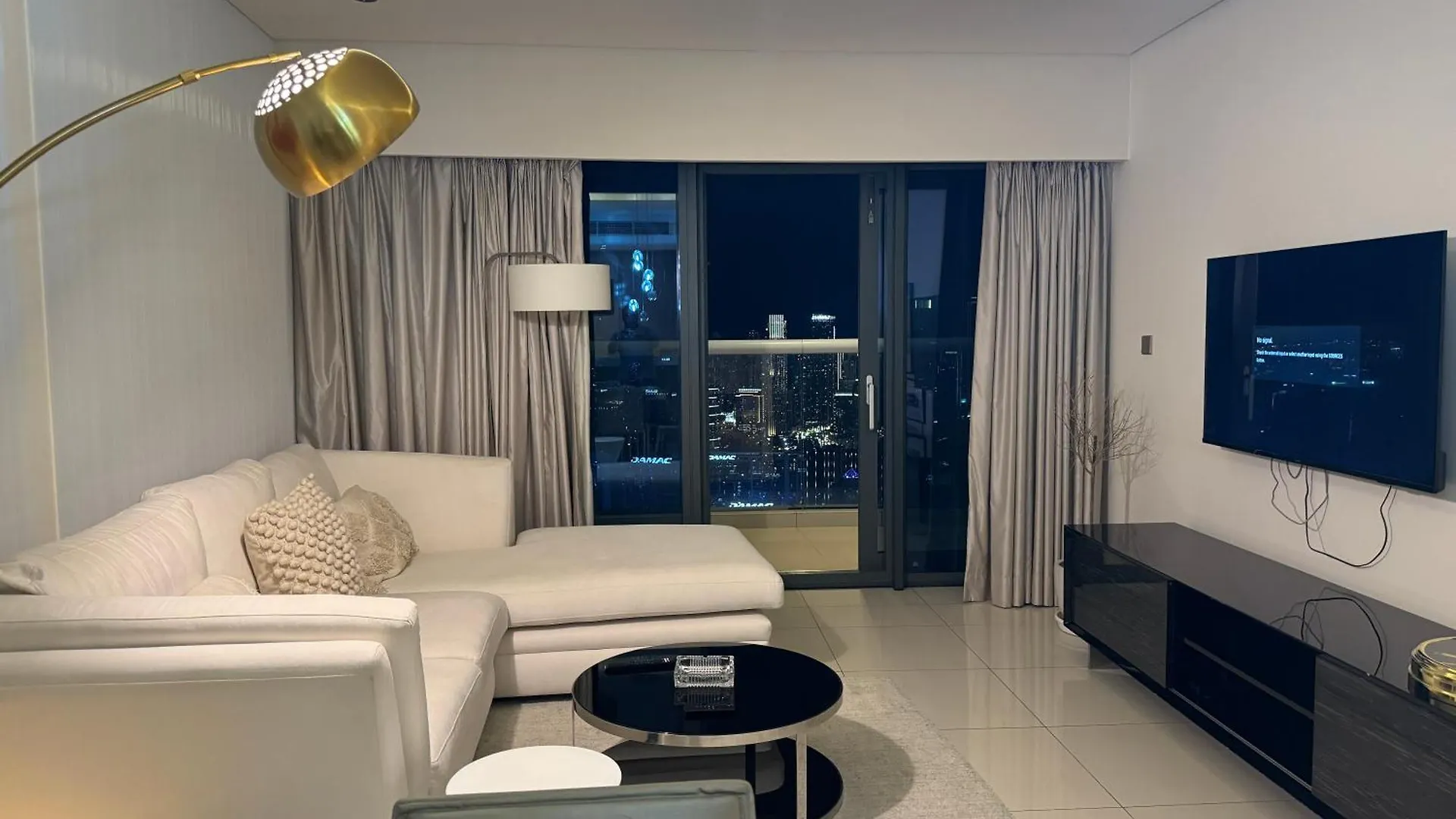 Royal Apartments By Damac Paramount Towers B Burj Khalifa Views Dubaj