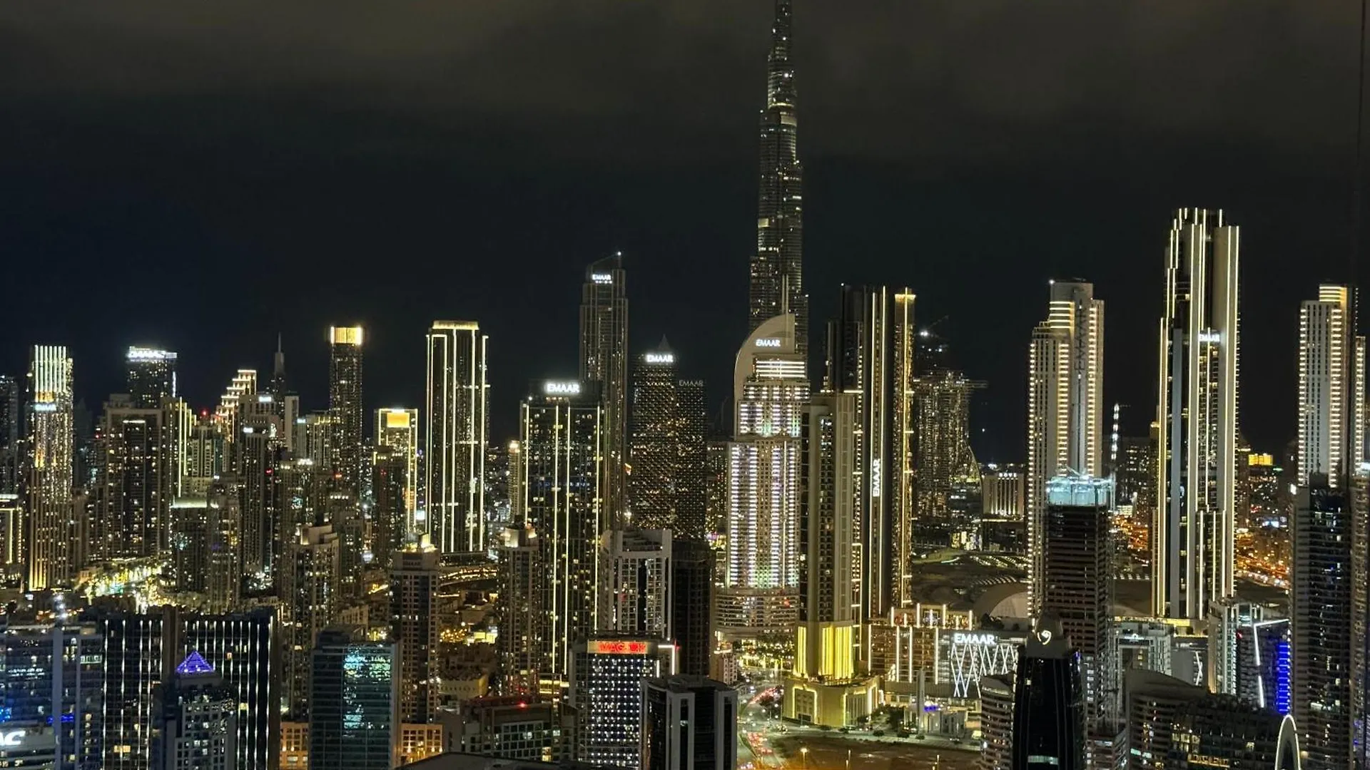 Royal Apartments By Damac Paramount Towers B Burj Khalifa Views Dubaj