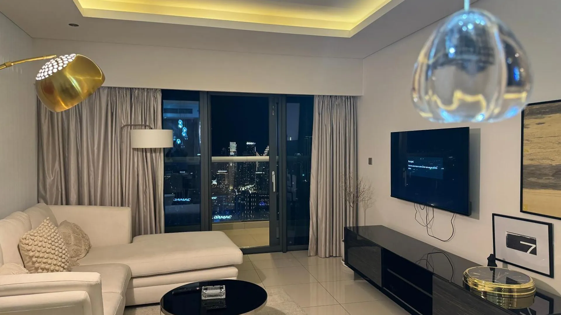 Royal Apartments By Damac Paramount Towers B Burj Khalifa Views Dubaj