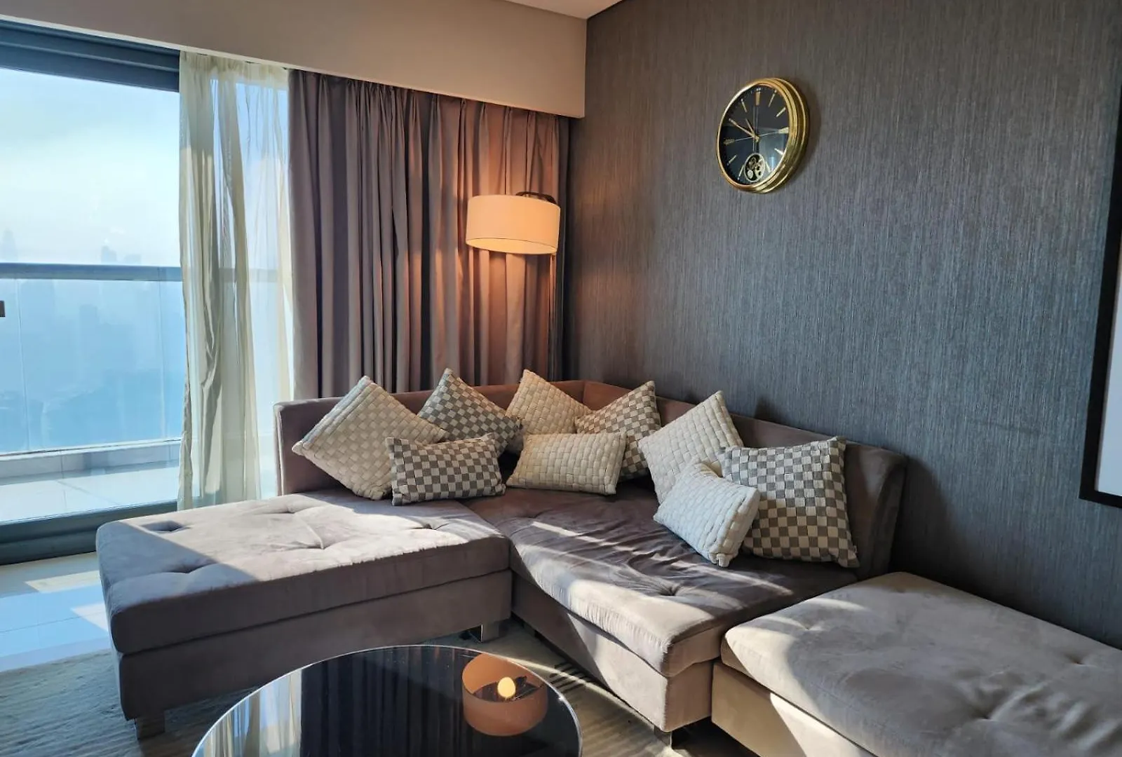 Royal Apartments By Damac Paramount Towers B Burj Khalifa Views Dubaj